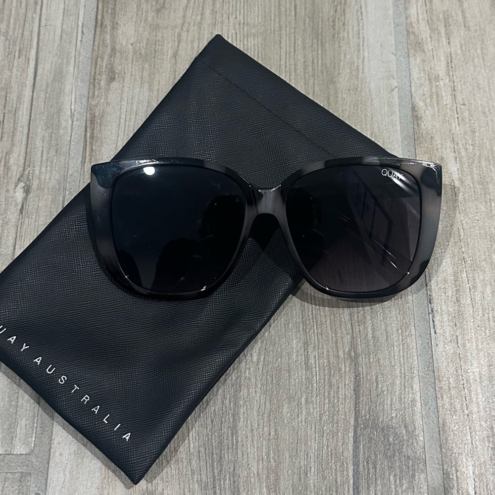QUAY 🖤 Sunglasses